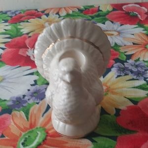 1 turkey candle holder
